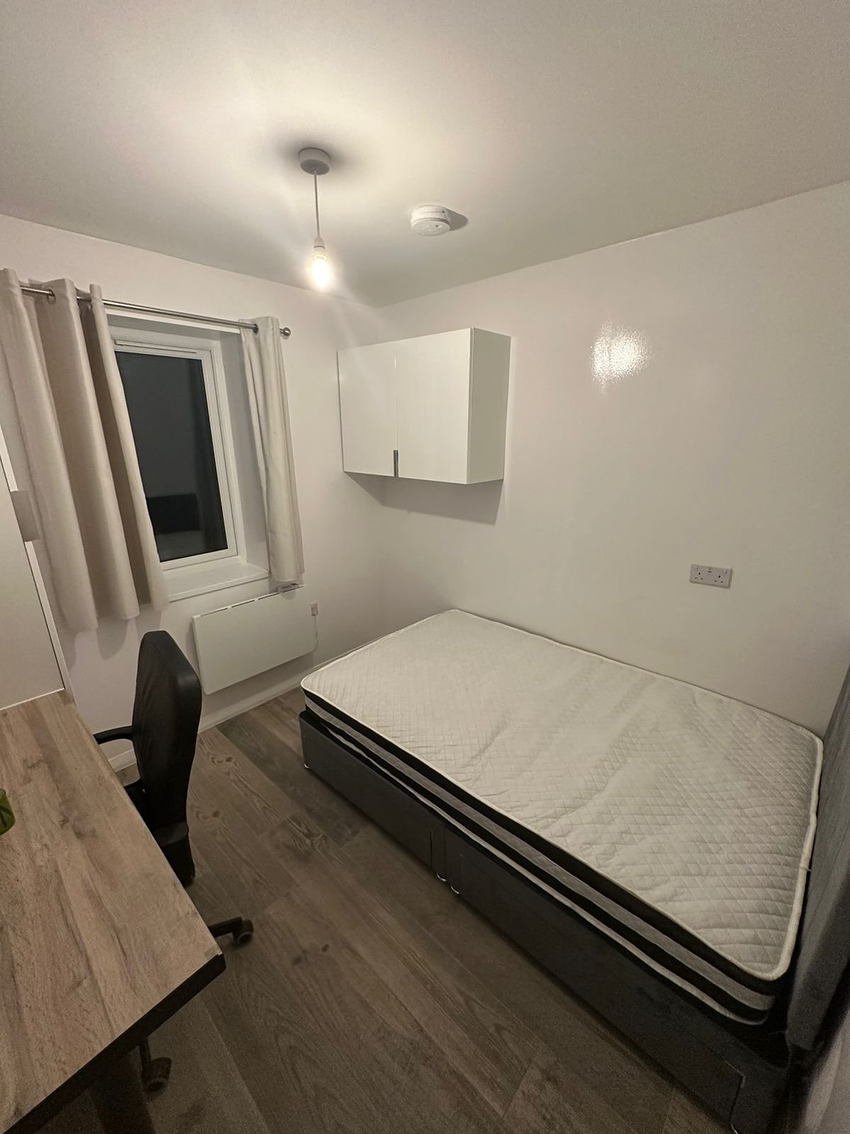 27 Loxton Drive Bath - bedroom 1
