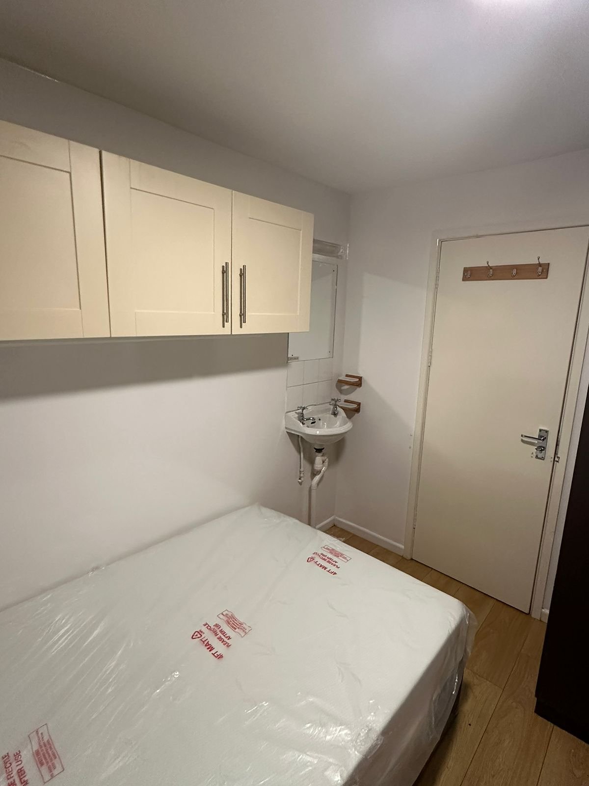 27 Loxton Drive Bath - bedroom 3