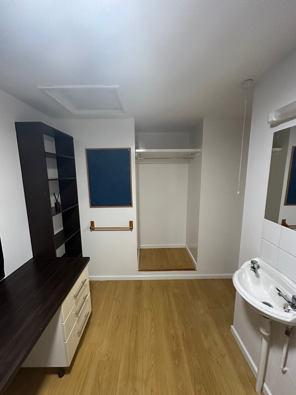 27 Loxton Drive Bath - bedroom 5