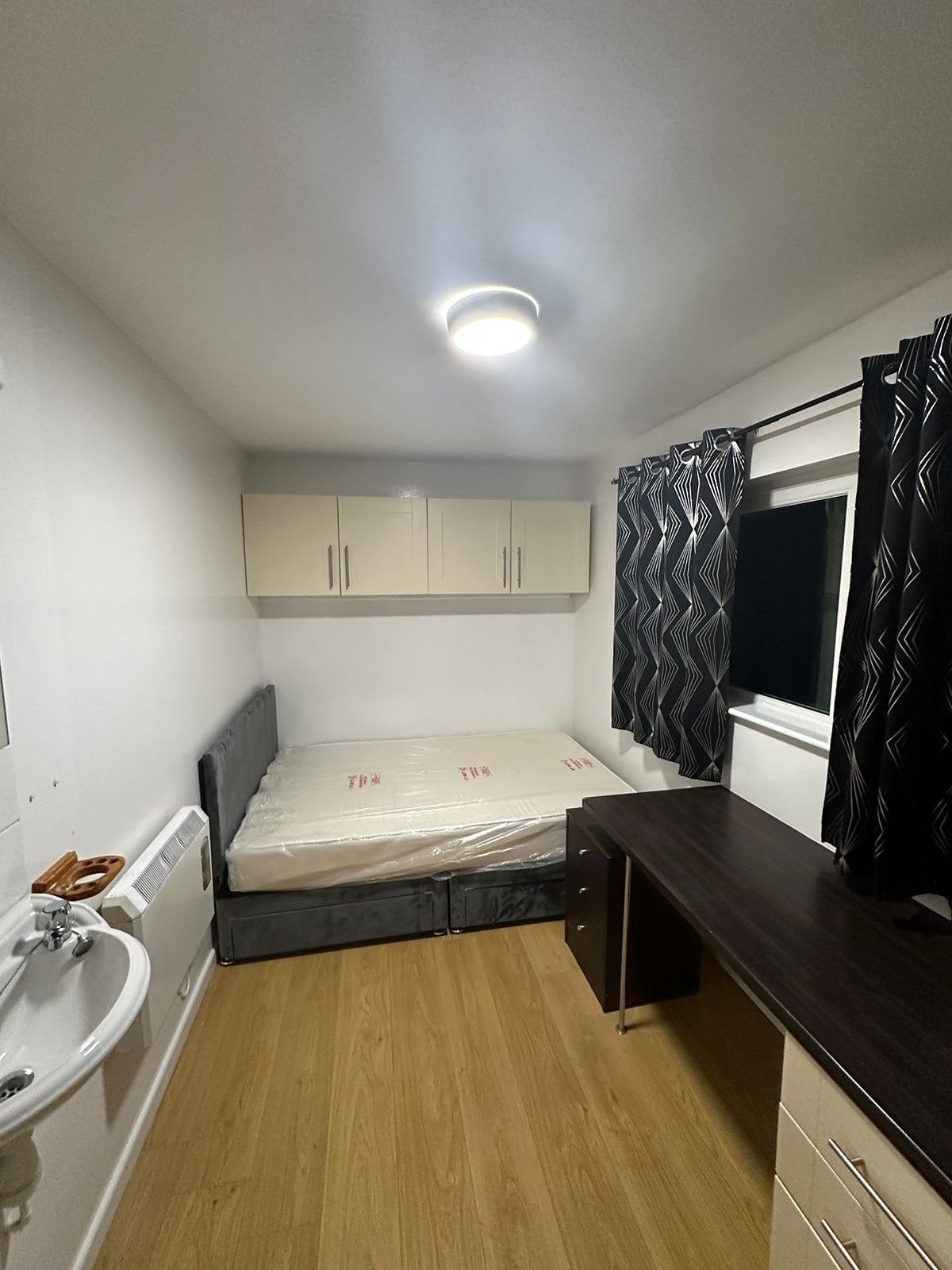 27 Loxton Drive Bath - bedroom 5