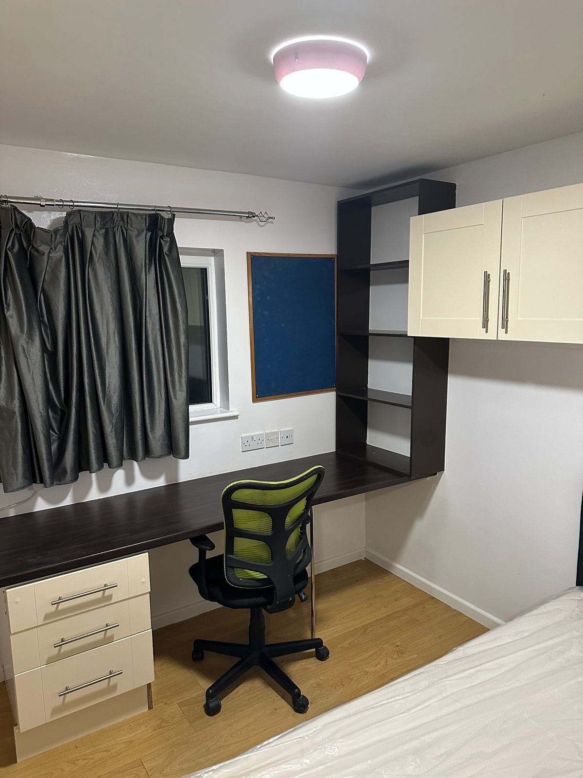 27 Loxton Drive Bath - bedroom 6