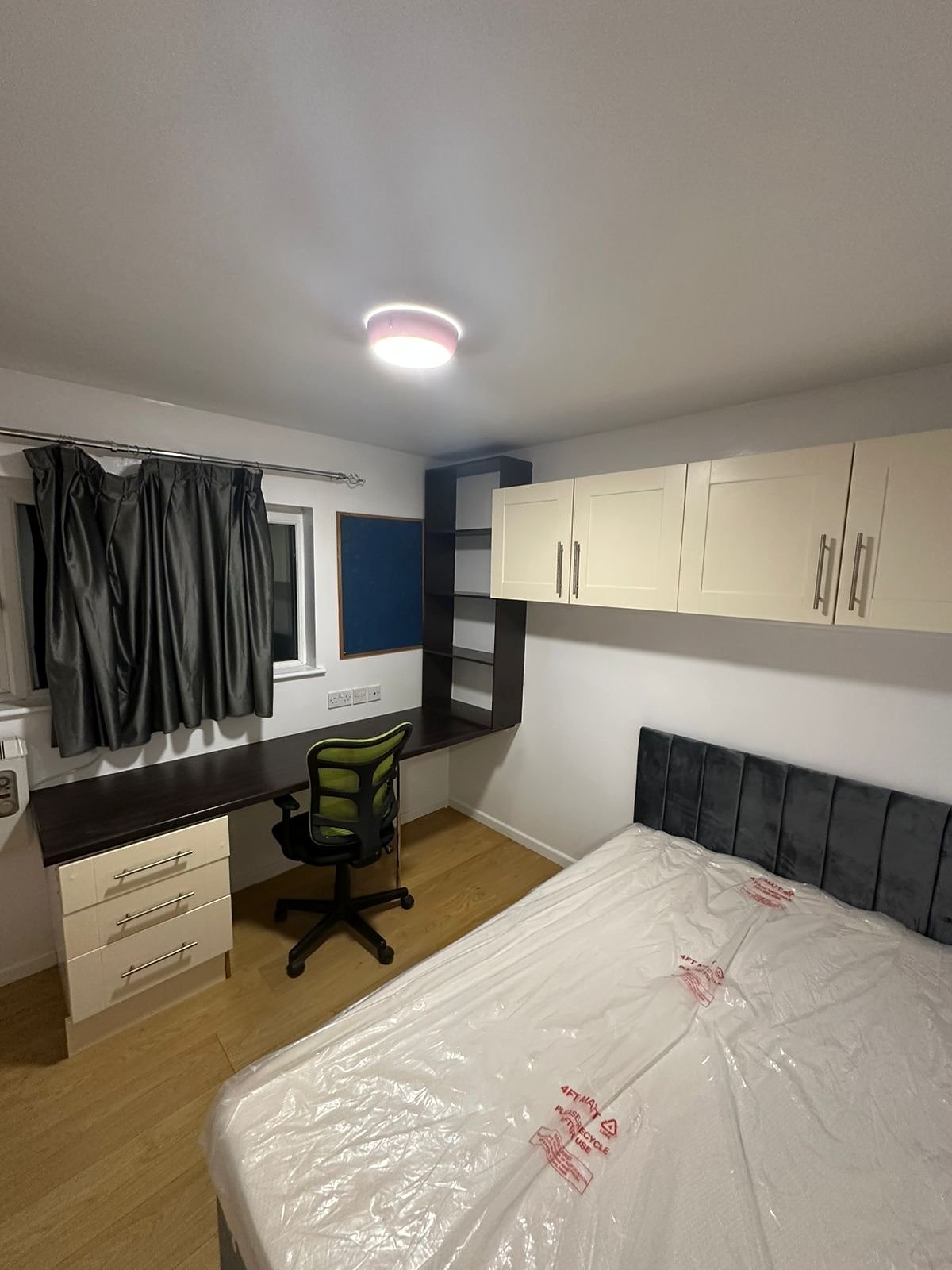 27 Loxton Drive Bath - bedroom 6