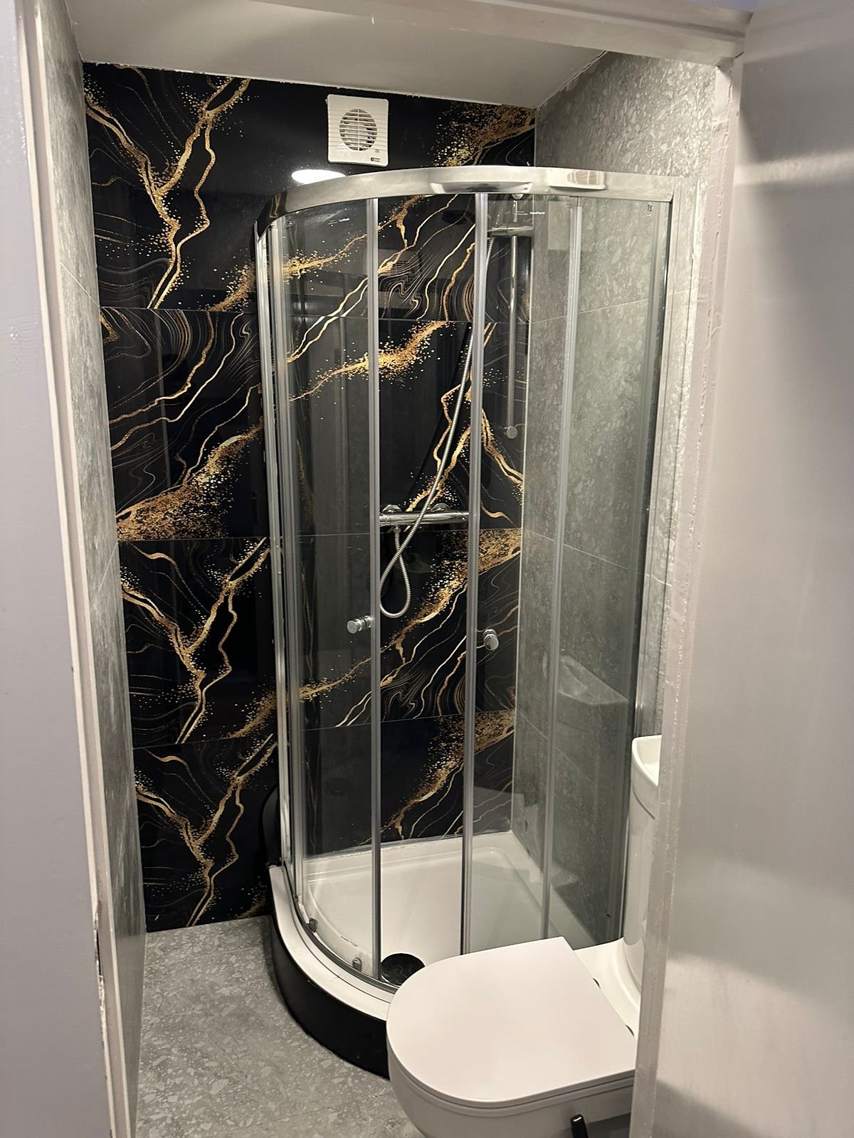 27 Loxton Drive Bath - bedroom 2 en-suite shower