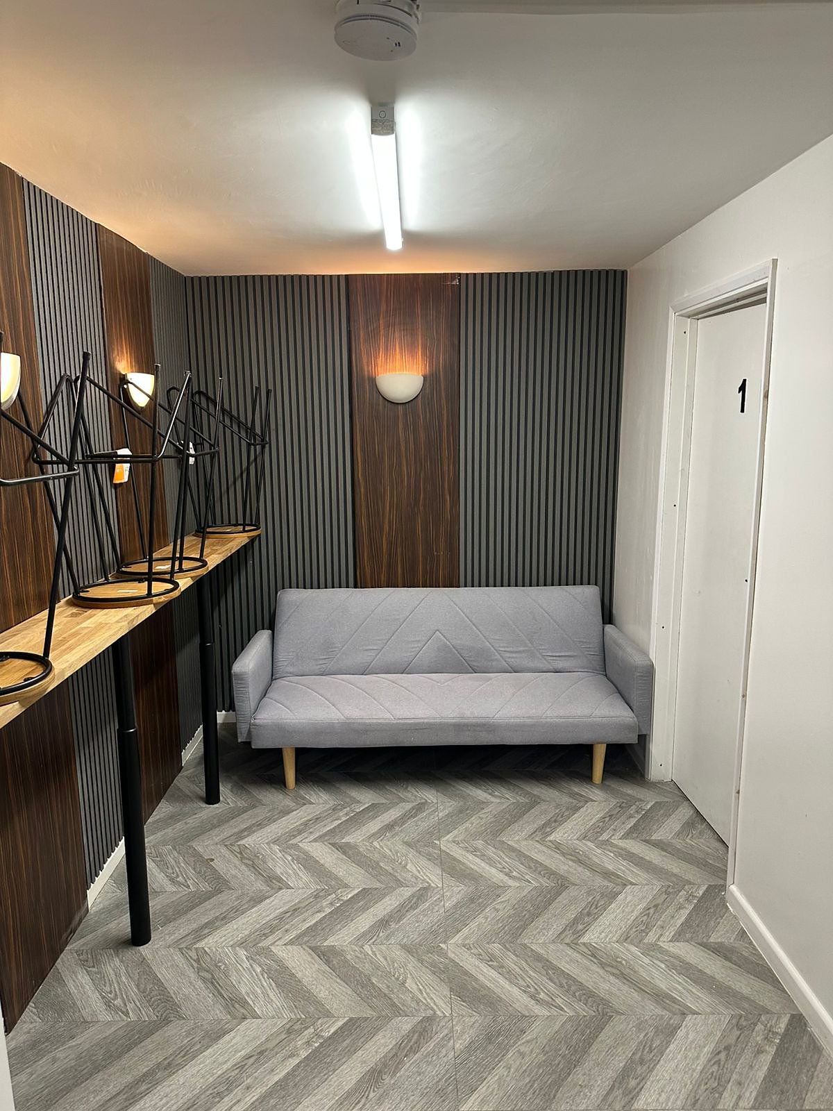 27 Loxton Drive Bath - lounge / dining area